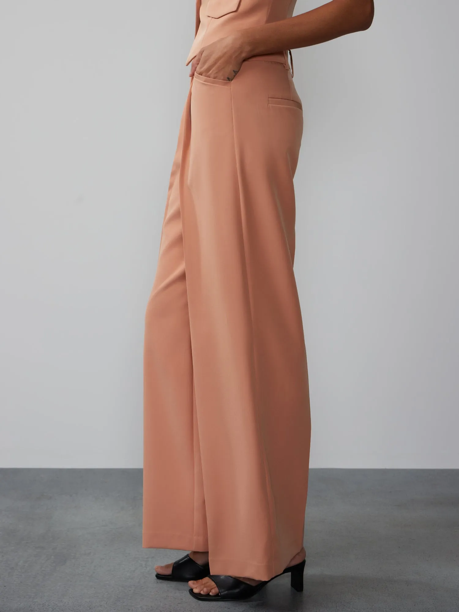 High Rise Wide Leg Seam Pant