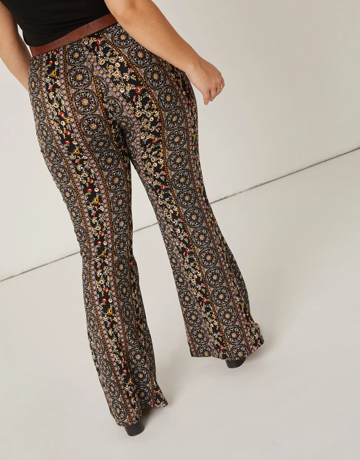 Plus Size Paisley Patterned Pants