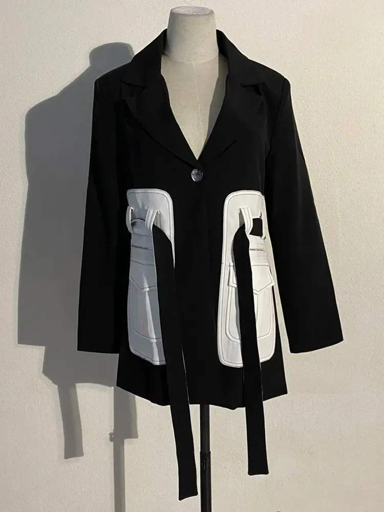 Versatile Monochrome White Pocket Belted Blazer