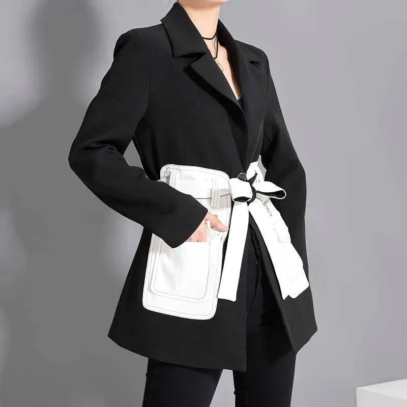 Versatile Monochrome White Pocket Belted Blazer